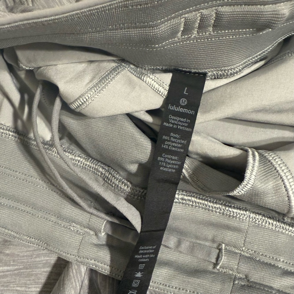 Lululemon | T.H.E. Short *Linerless 9" - Picture 4 of 5